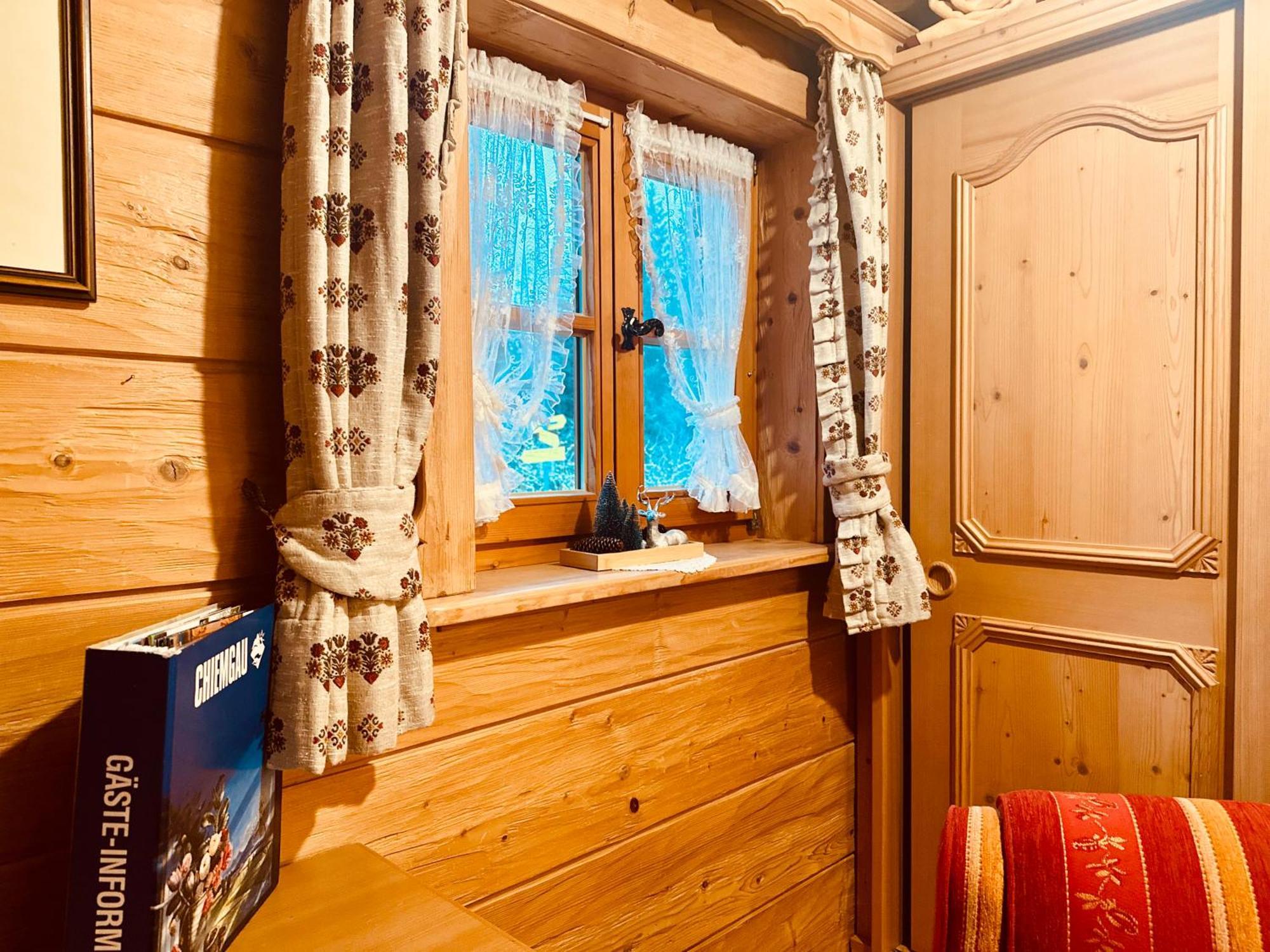 Almbruennerl Die Almhuette Auf Der Raffner Alm Ruhpolding Esterno foto