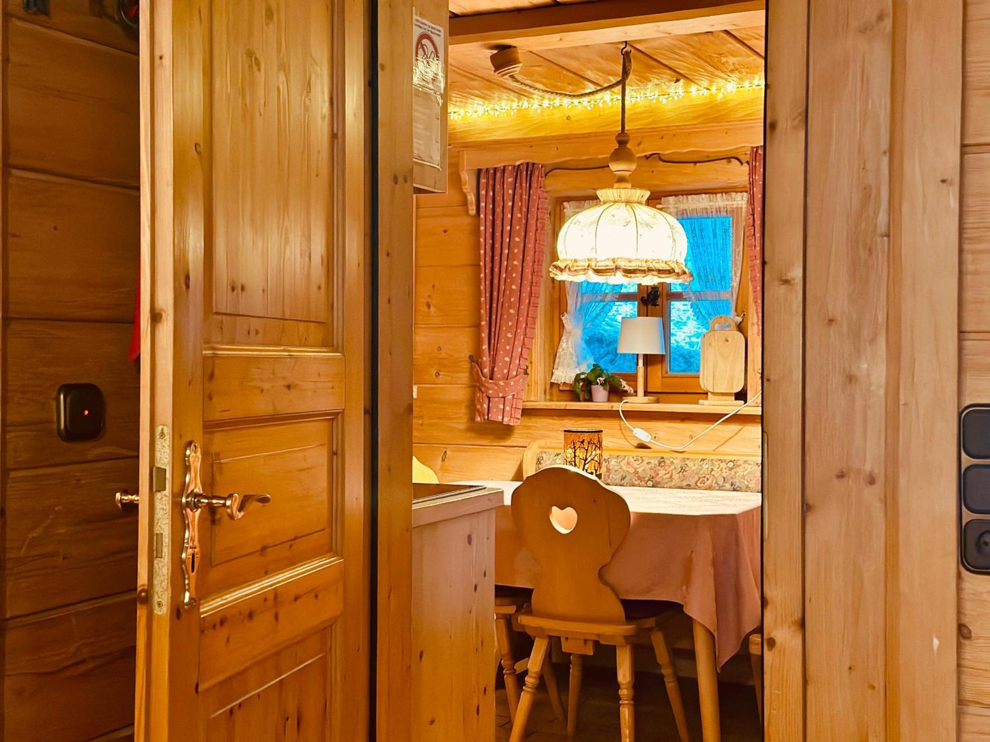 Almbruennerl Die Almhuette Auf Der Raffner Alm Ruhpolding Esterno foto