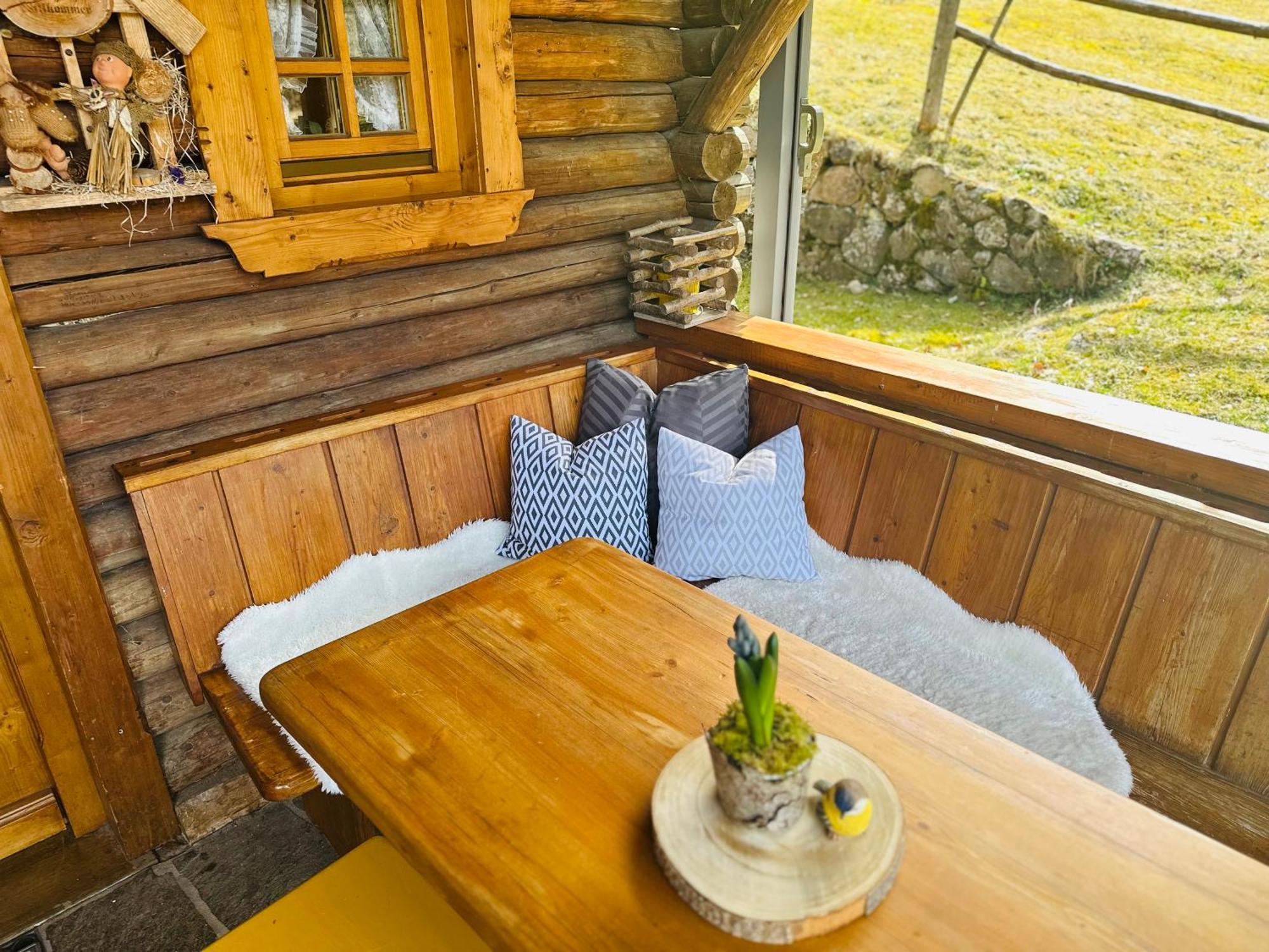 Almbruennerl Die Almhuette Auf Der Raffner Alm Ruhpolding Esterno foto