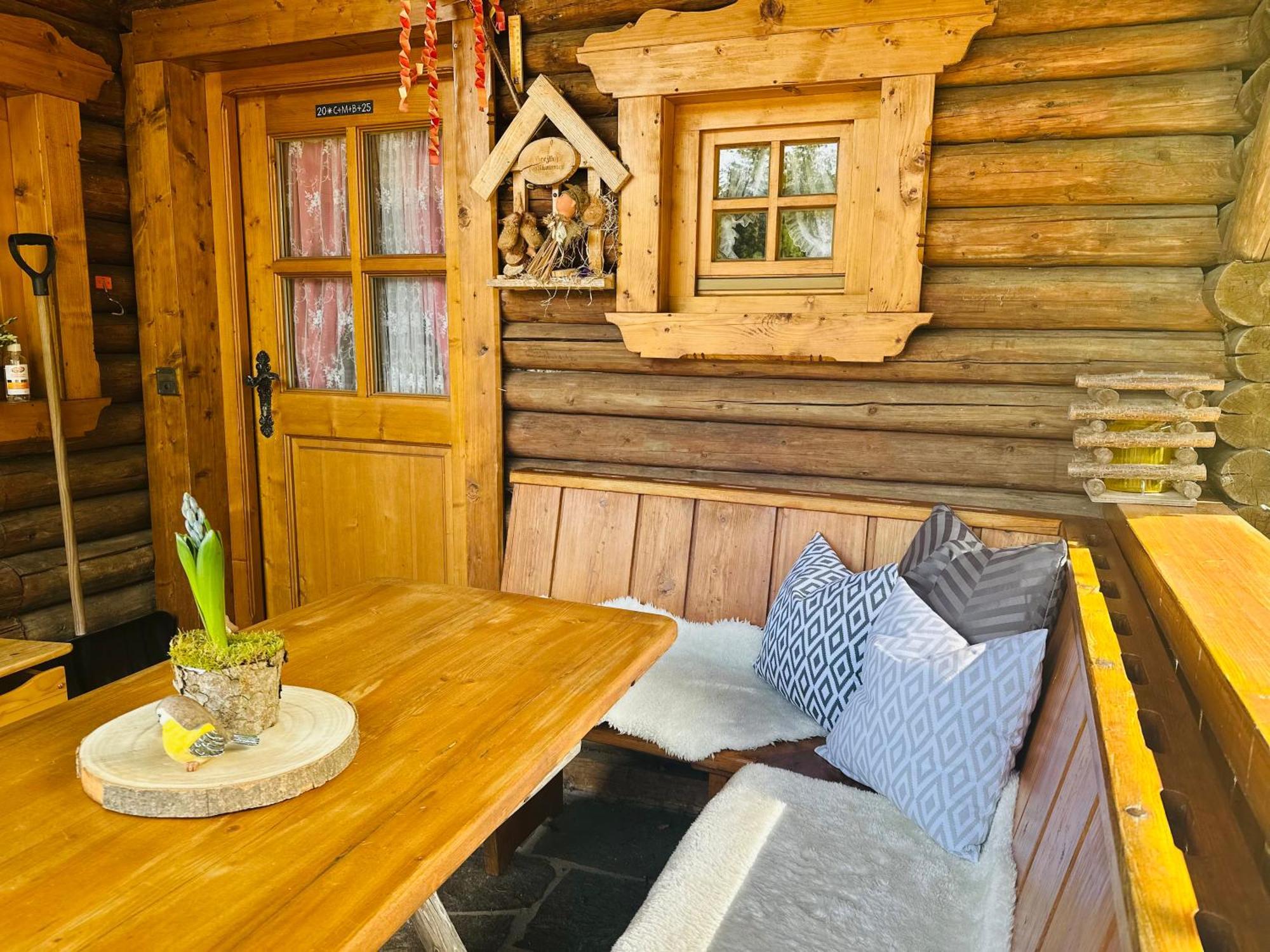 Almbruennerl Die Almhuette Auf Der Raffner Alm Ruhpolding Esterno foto