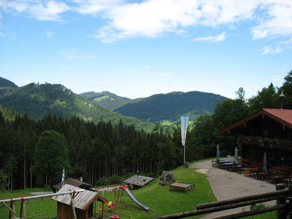 Almbruennerl Die Almhuette Auf Der Raffner Alm Ruhpolding Camera foto