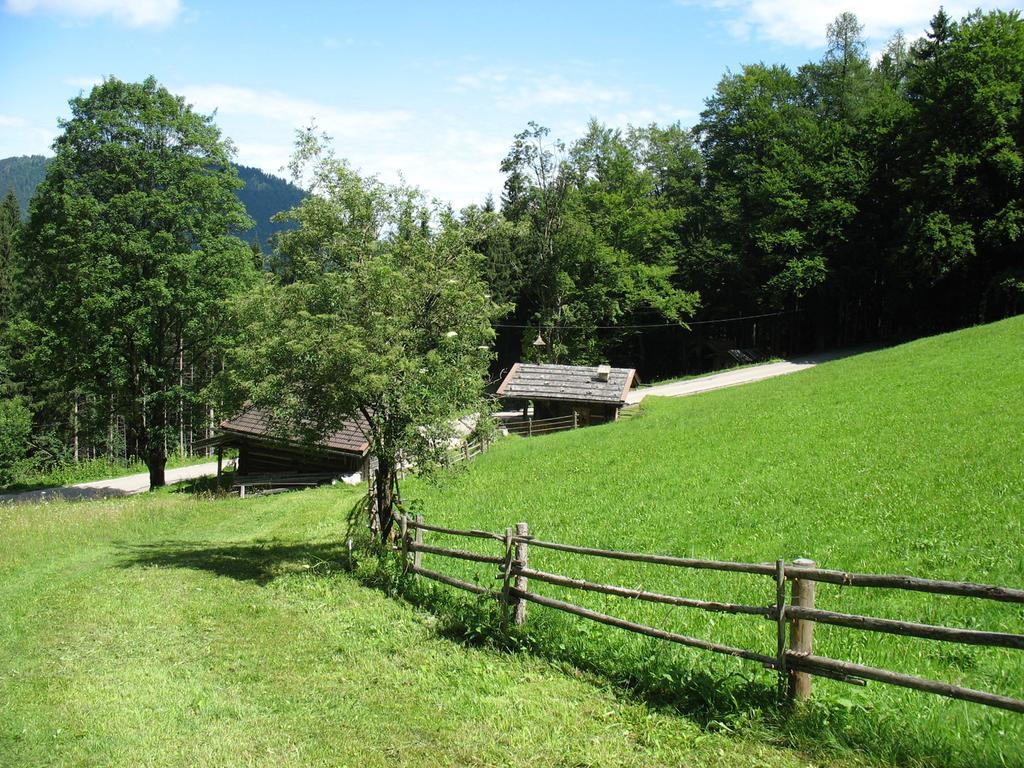 Almbruennerl Die Almhuette Auf Der Raffner Alm Ruhpolding Camera foto